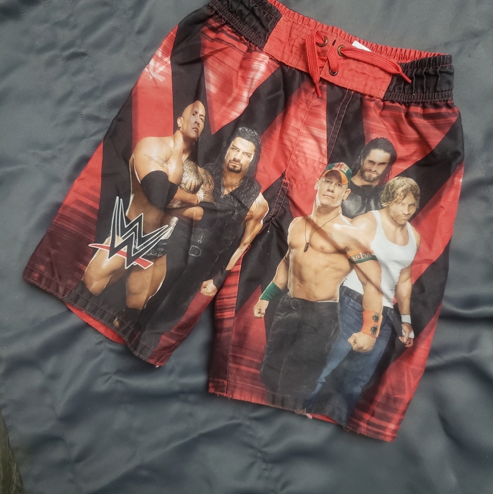 BOYS | Sz M(8)WWE Swim Trunks!